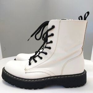Sincerely Jules‎ Harley Moto Boots, White, Size 9.5